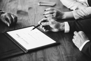 Breakup Marriage Couple With Divorce Certification - A J e Oliveira Associados | Advocacia em São Paulo